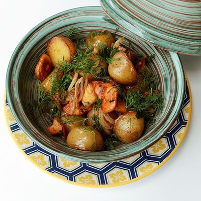 Жареный картофель с грибами в Maroon по цене 650 ₽