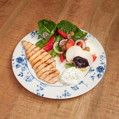 Салат с курицей и свежими овощами в Кофейня Горошек по цене 850 ₽