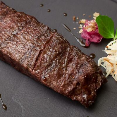 Стейк Флэт Айрон в Per Se по цене 2100 ₽