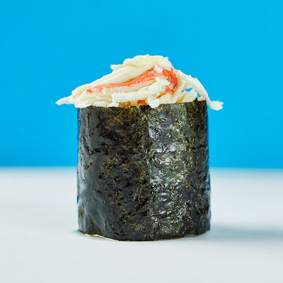 Гункан Краб сурими с трюфельным маслом в Русалочка любит суши по цене 160 ₽