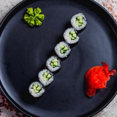 Ролл с огурцом классическийв Edateca по цене 210 ₽