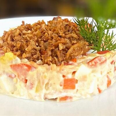 Фиш-салат с нежным лососем в Генрих и Генриетта по цене 390 ₽