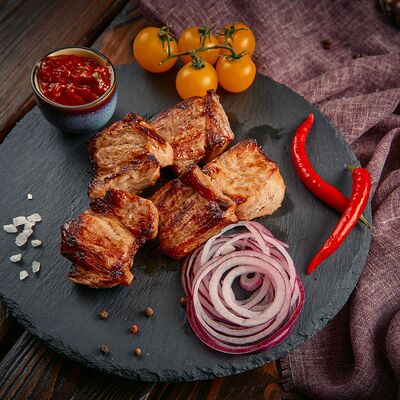 Шашлык из cвинoй шеи в Шашлычный двор по цене 480