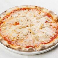 Детская пицца с курицей в Osteria Amici