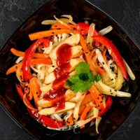 Wok с курицей в остром соусе в Джей Сан