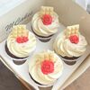 Набор капкейков с цветами из шоколада в MCakes - торты и десерты по цене 2590
