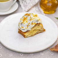 Булочка с цитрусовым курдом в Сыроварня