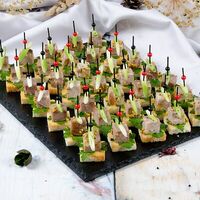 Канапе с бужениной Васса в All Canape