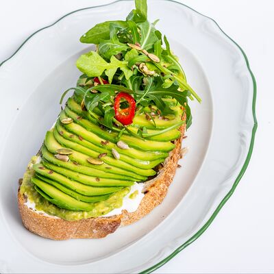 Авокадо тост в Lilian's cafe по цене 620 ₽