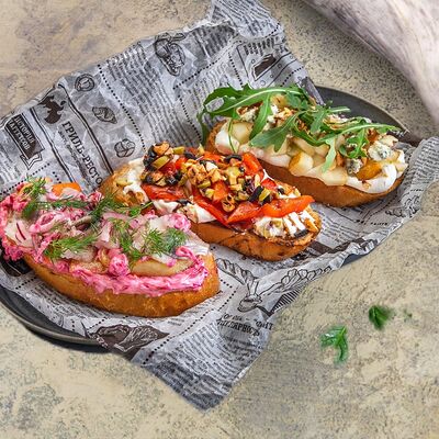 Брускетта с грушой и сыром ДорБлю в 7 небо по цене 350 ₽