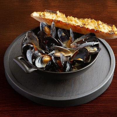 Мидии в белом вине с тимьяном в Бибирево по цене 1600 ₽