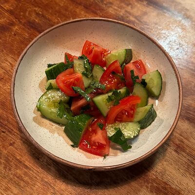 Овощной салат в John Gilroys по цене 410 ₽