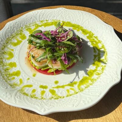 Салат авокадо с креветкамив Cook cafeshop по цене 790 ₽