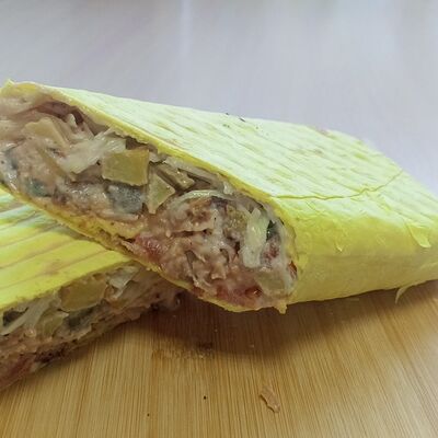 Шаурма сырная средняя в Шаурма на Труда по цене 419 ₽