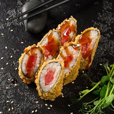 Маки темпура с тунцом в Суши Профи по цене 439 ₽