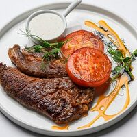 Стейк Чак-ролл в Bronze lion