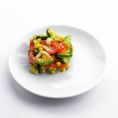 Салат сладкий с кукурузойв Уха из петуха по цене 9 р.