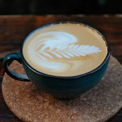 Флэт Уайт МАЛЕНЬКИЙ в Кофейня Mozart по цене 230 ₽