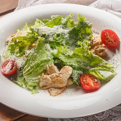 Цезарь с курой в Лентяйка по цене 205 ₽