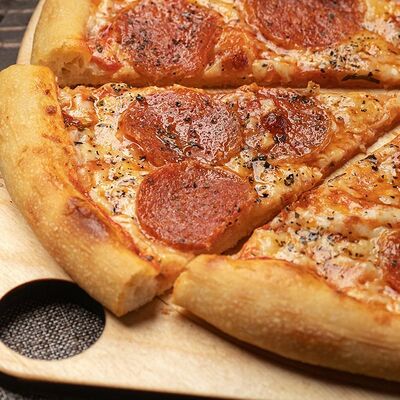 Пицца Пепперони в Седло по цене 685 ₽