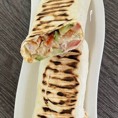 Шаурма с курицей без капустыв Шашлык Шаурма на углях по цене 379 ₽