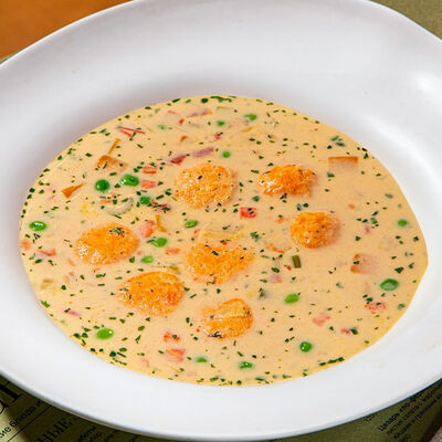 Сливочная уха и тост с лососевой икрой в М2 Органик Клуб Патриаршие по цене 1320 ₽