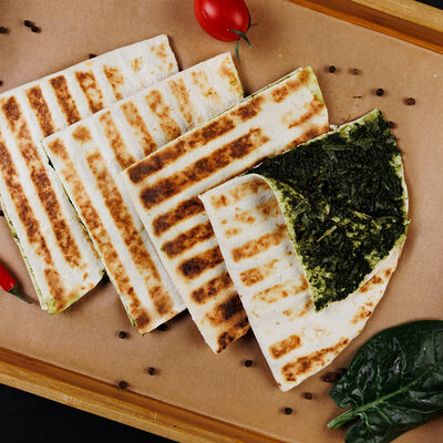 Кесадилья со шпинатом Мексика в Бутер Bro Pub по цене 440