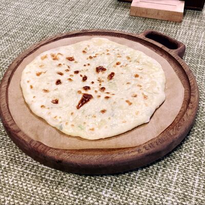 Хычин с сыром и зеленью в Хинкали Хачапури у Чайки по цене 230 ₽