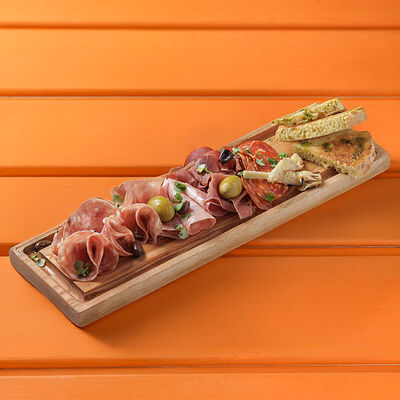 Колбасы сыровяленые, мортаделла, оливки в Сорренто by Novikov по цене 1340 ₽