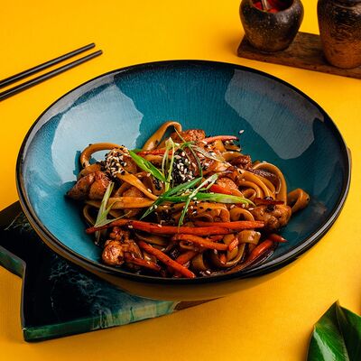 Удон с цыпленком терияки в Thai Fun по цене 600 ₽