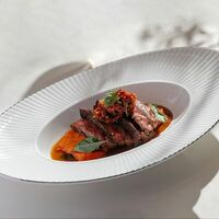 Стейк бавет с печёной тыквой и соусом из сычуаньского перцав Cristal