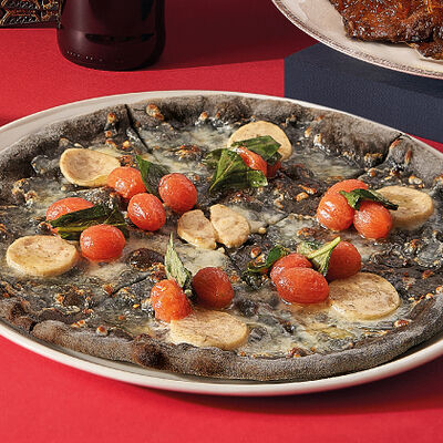 Пицца Нера 28 см в iL Патио по цене 735 ₽