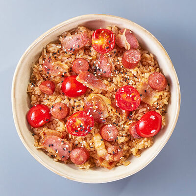 Рис с мясом барбекю и беконом в Галерея Суши по цене 369 ₽