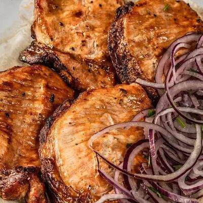 Шашлык из свиных краев в Уголок вкуса по цене 615 ₽