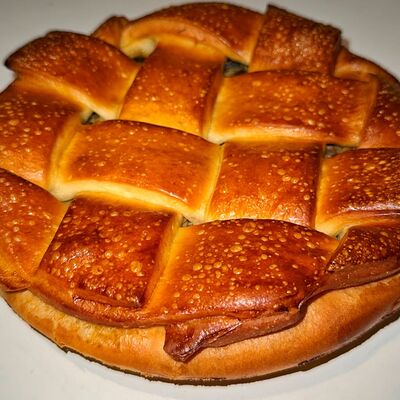 Пирог Брынза-шпинат в Тирольские пироги по цене 1200 ₽