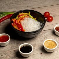 Рисовая лапша со свининой в Мегаполис