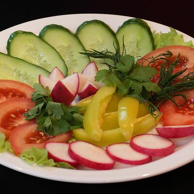 Ассорти на грядке в Пельмэн по цене 295 ₽