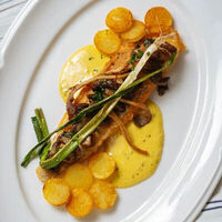 Судак Орли с лесными грибами в Mon Chouchou