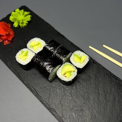 Ролл с авокадо в Sushi time по цене 122 ₽