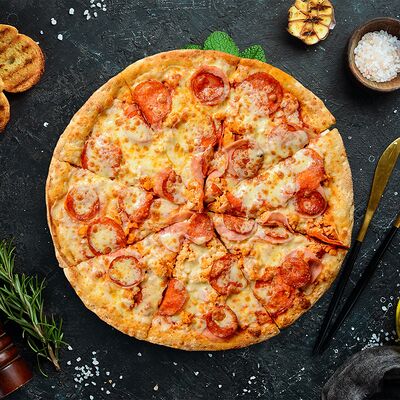 Мясная маленькая в Pizza Красти Крабс по цене 520 ₽