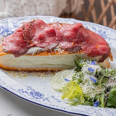 Омлет Ля Марэ Пуляр в Madame Zhu по цене 820 ₽