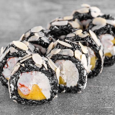 Black миндаль в YOKO SUSHI по цене 740 ₽