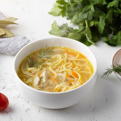 Суп куриный с домашней лапшой в Интер-Сити по цене 310 ₽