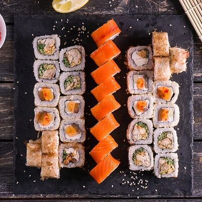 Сет Каменные джунгли в Fast Япония Premium Sushi по цене 2320 ₽