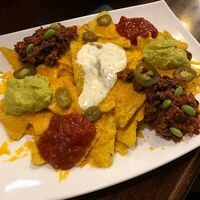 Начос Чили с мясом в Hamilton's pub