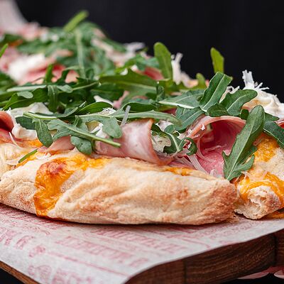 Ветчина, чеддер, страчателлав Чаомоника по цене 950 ₽