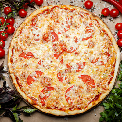 Пицца Маргарита 33 см в Pizza Shop по цене 550 ₽