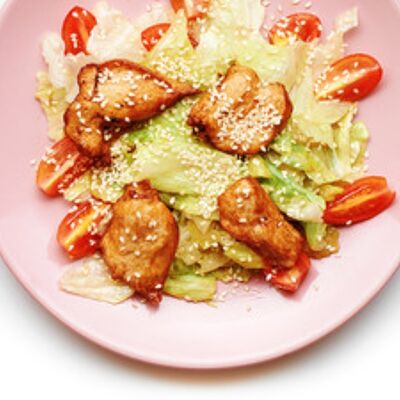 Салат с медовой курочкой в КинзаЗа по цене 321 ₽