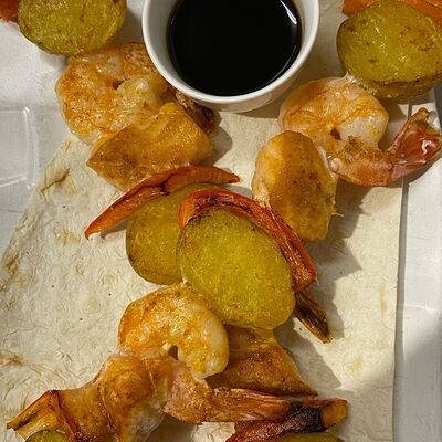 Шашлык из креветок и семги в Sololaki по цене 950 ₽