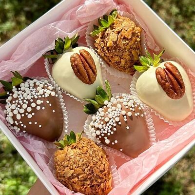 Набор из клубники в шоколаде Комплимент 6 в Berry sweets по цене 1660 ₽